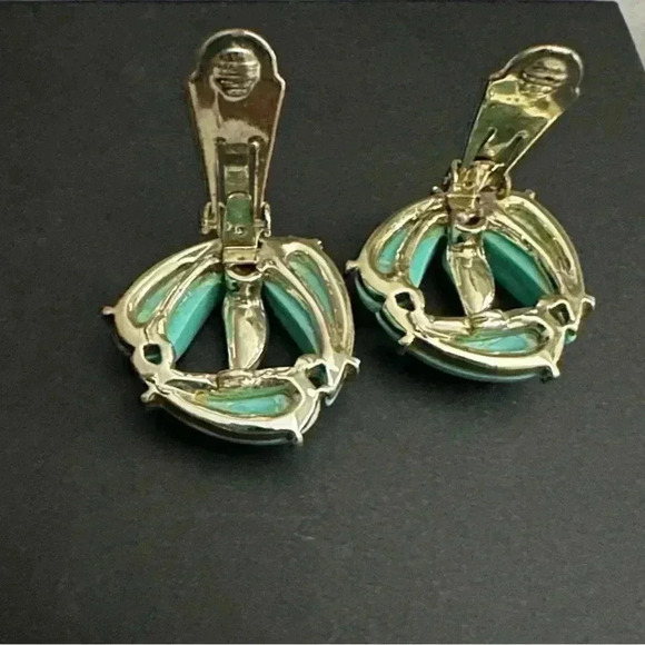 Vintage Aqua Green With White Leaf Center Silver Accents Clip Earrings - Picture 4 of 7